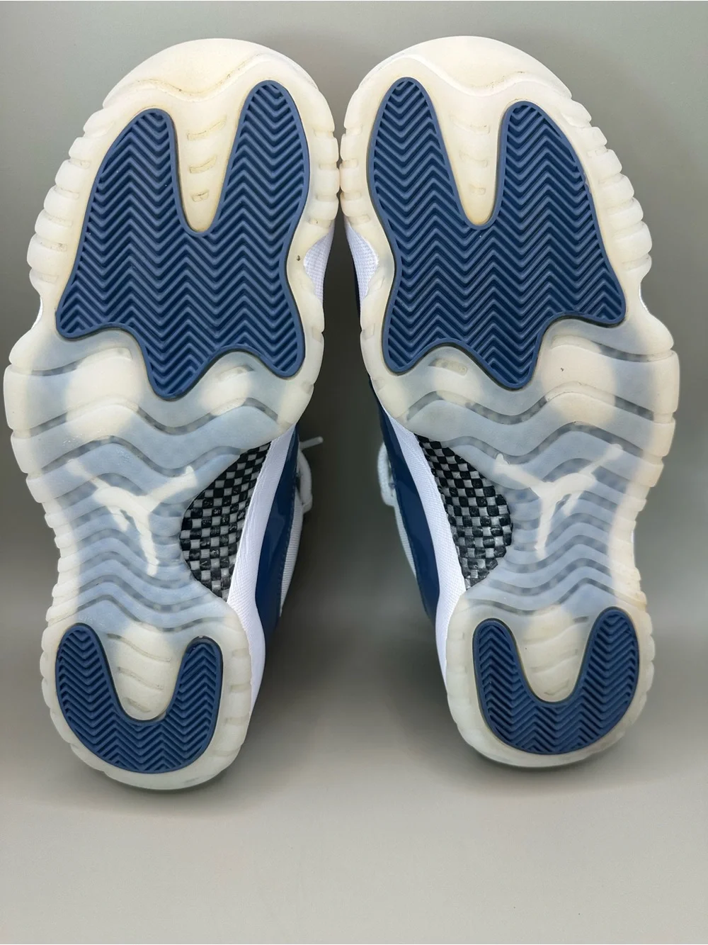 Jordan Air Jordan 11 Low Men's Sz 11.5 Low Top Lace Up Sneakers Navy Gray White
